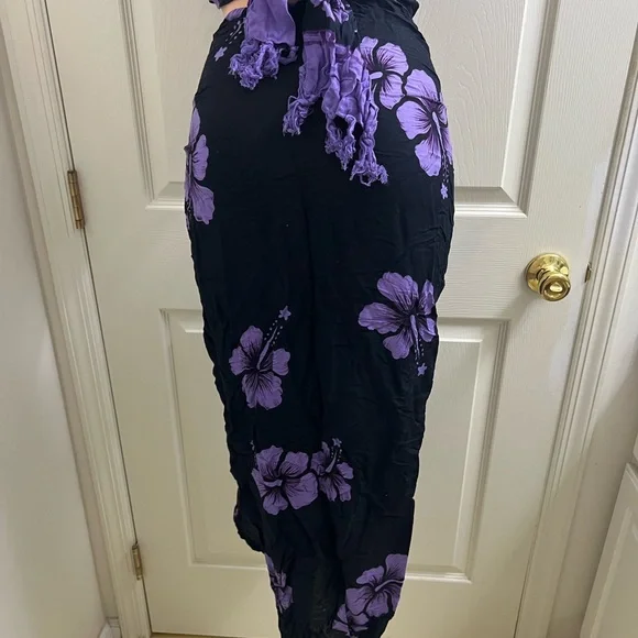 Purple & Black Hibiscus Halter Top and Sarong - Picture 5 of 6